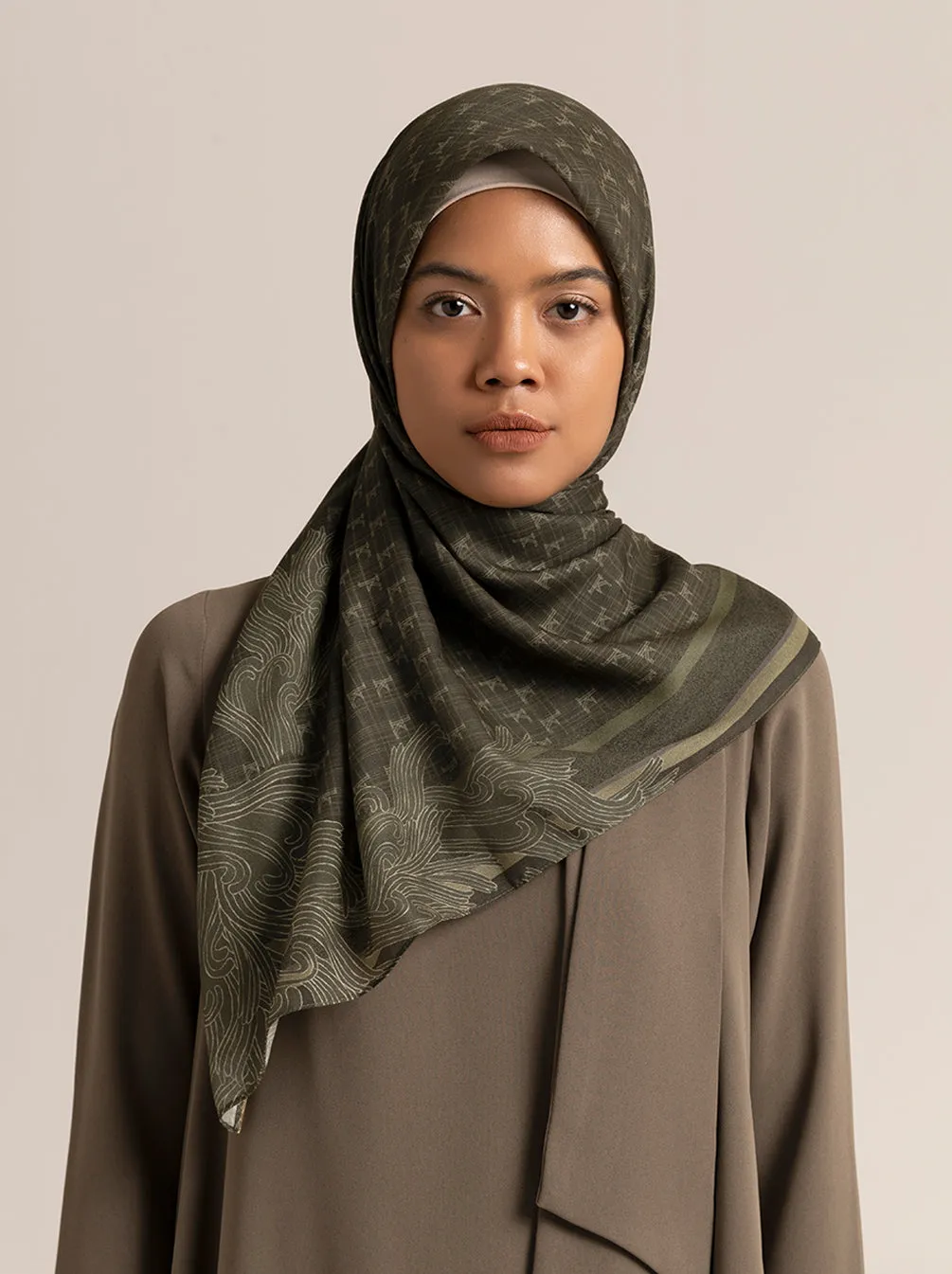 MONOGRAM SCARF DARK MOSS