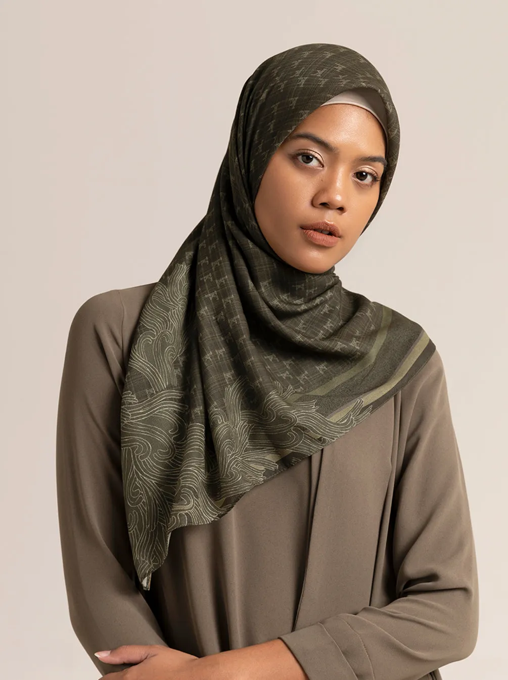 MONOGRAM SCARF DARK MOSS