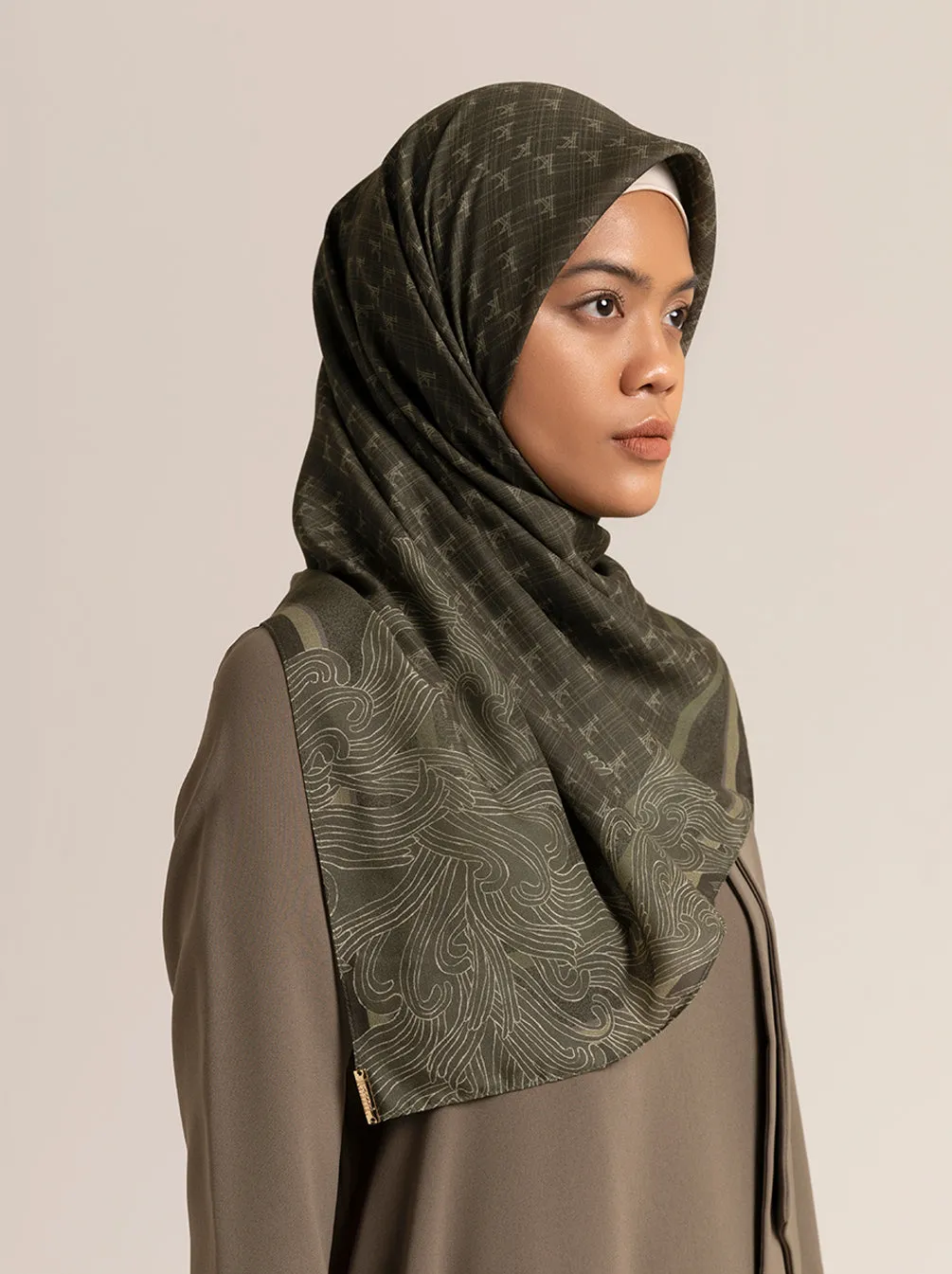 MONOGRAM SCARF DARK MOSS