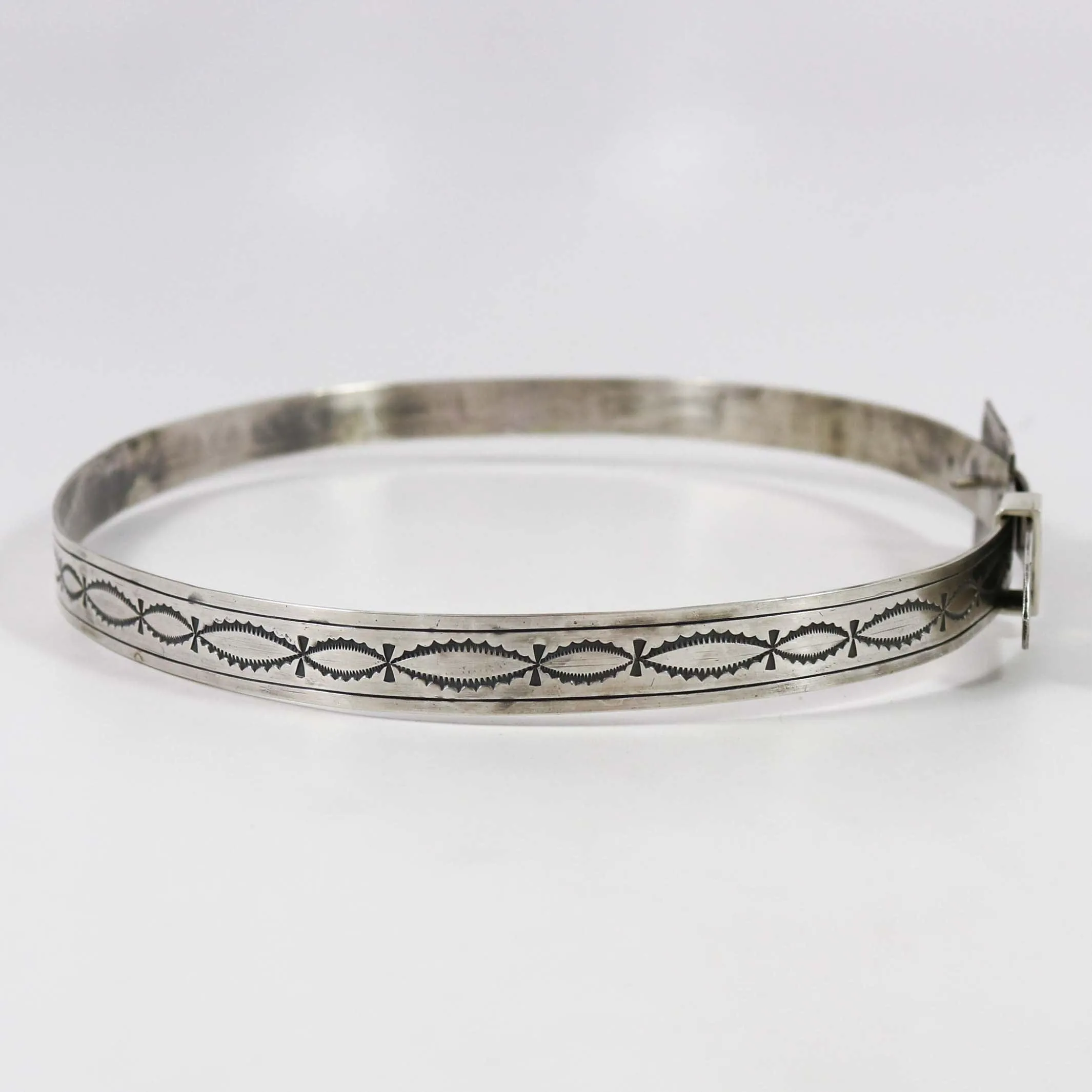 Stylish Silver Hat Band for a Trendy Look - Adjustable and Durable Accessory